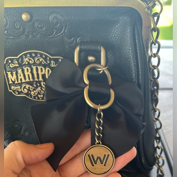 Westworld Mariposa Saloon Kiss Lock Handbag Black Tooled & Studded Faux Leather - Picture 7 of 10